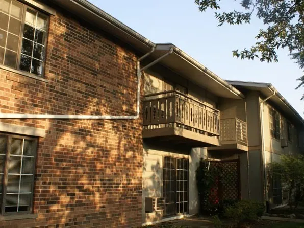 2041 Overlook Pass #8, Middleton, WI 53562