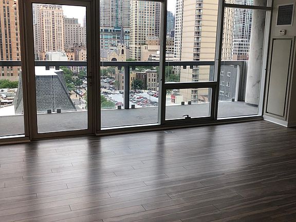 5th image of 10 W Chicago Ave #805