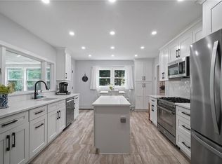 32 Gristmill Ln, Pawling, NY 12564