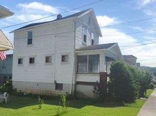 217 Quay St, East Vandergrift, PA