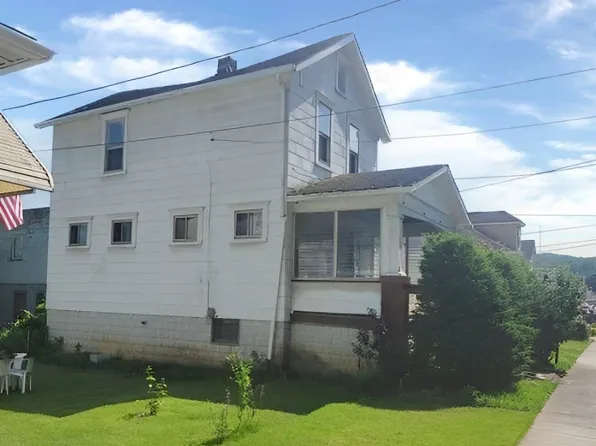 217 Quay St, East Vandergrift, PA 15629