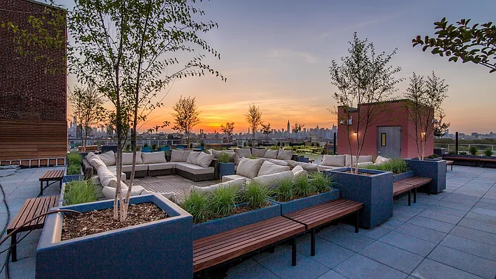 Rented by Nooklyn NYC LLC | media 43