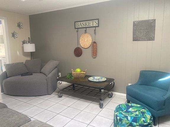 3rd image of 113 Palomino Cir #1