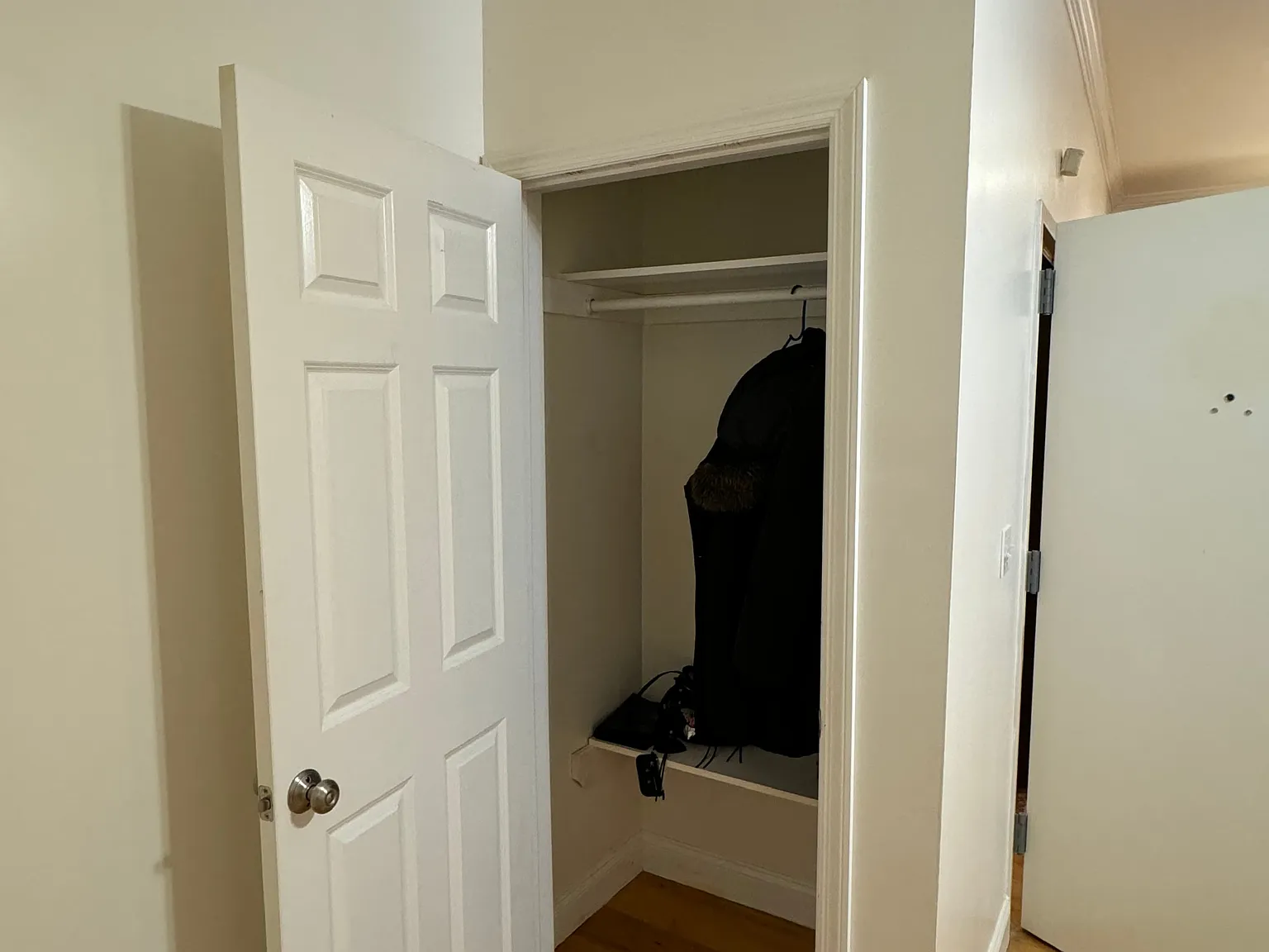 2 bed, 925 sqft, $3,200 — Photo 4