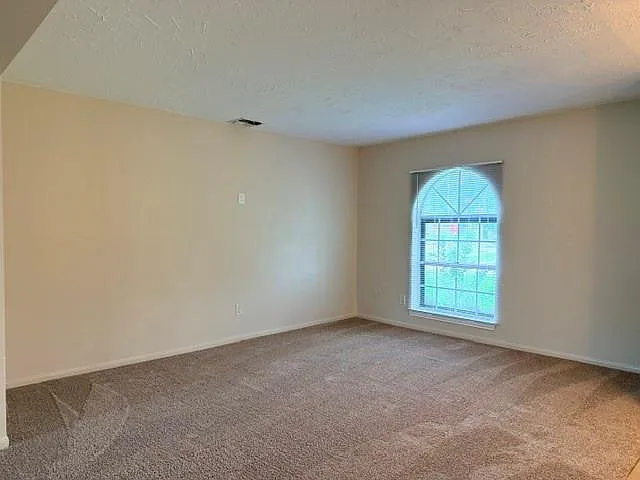 6627 Krause Dr — Photo 4