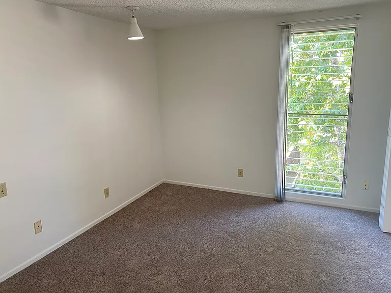 11425 Rochester Ave #21 — Photo 7