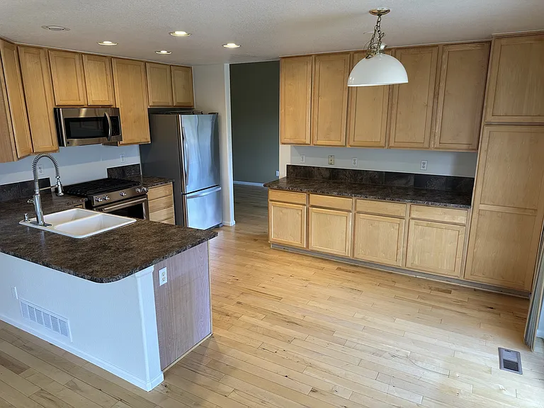2573 Betts Cir — Photo 12