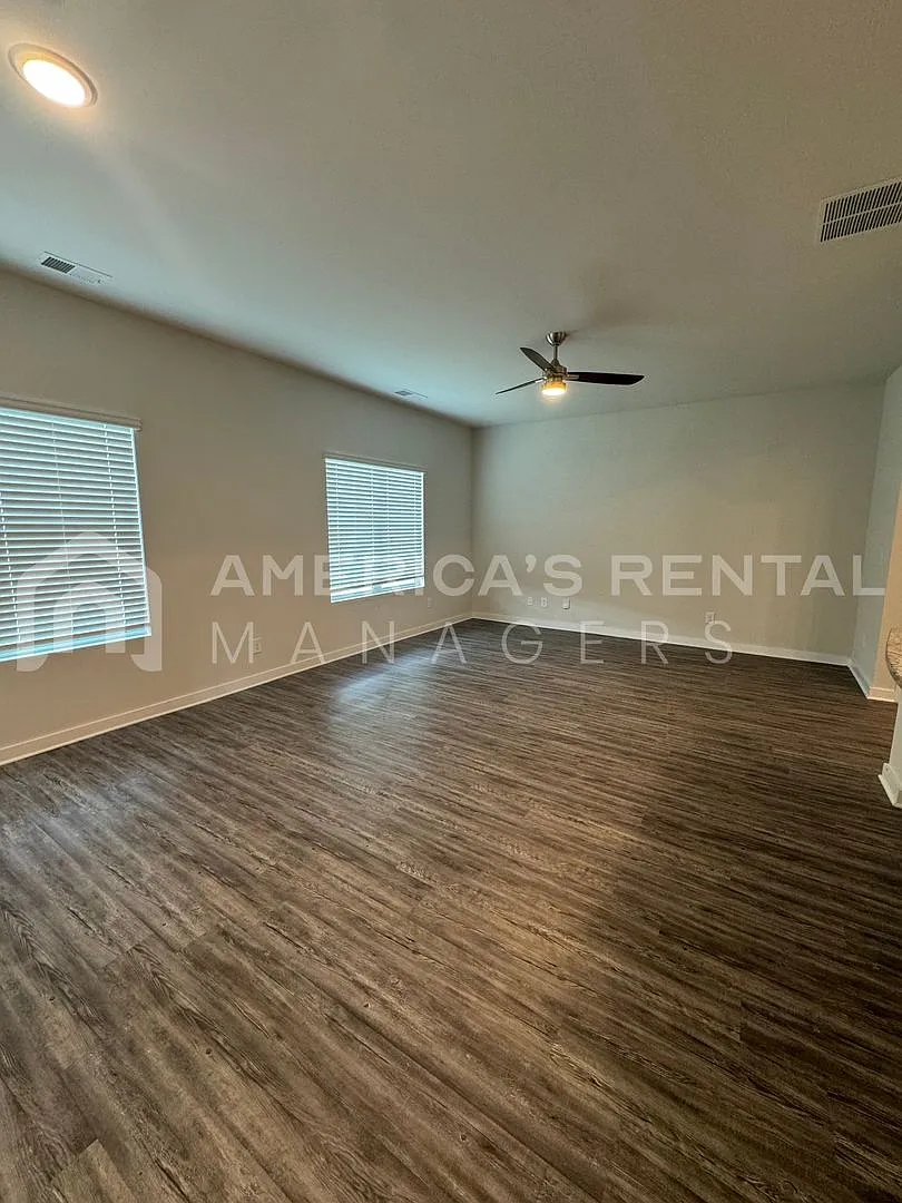 Home available in Huntsville! Available to View with 48 Hour Notice — Photo 4