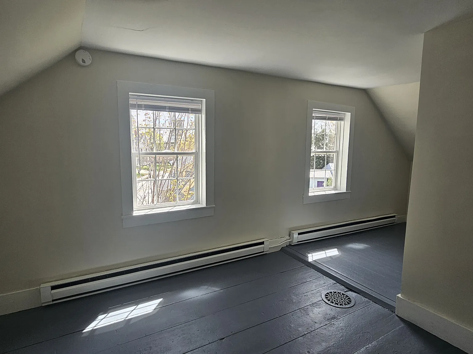 1 bed, 800 sqft, $1,100 — Photo 1