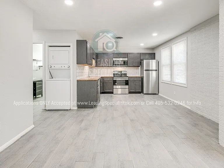 1025 Parsons St — Photo 10