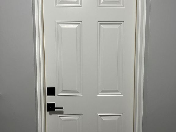 5th image of 521 Aberdeen Ave APT D