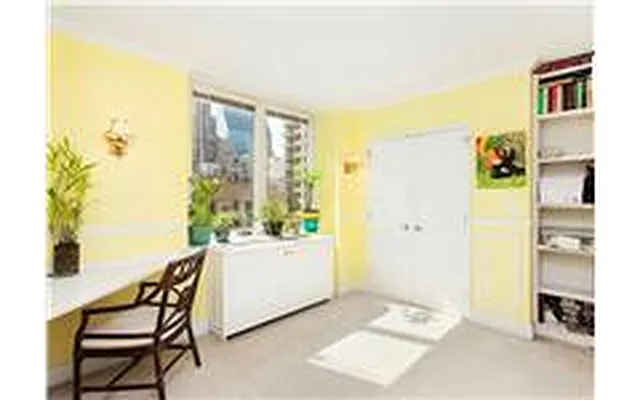 Sold by R New York | media 7