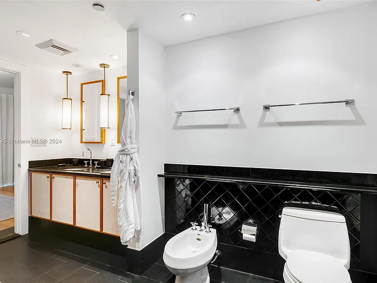 101 20th St #2706 — Photo 15