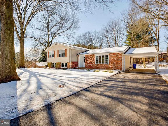 4th image of 3320 Lowell Ln