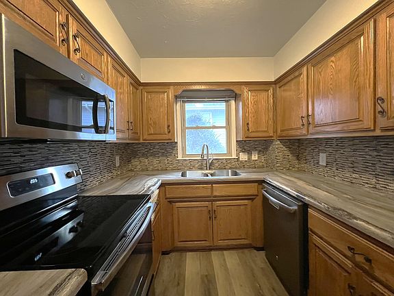 5th image of 805 S Beadle St #P