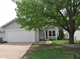 15 Queensboro Dr, Saint Peters, MO 63376