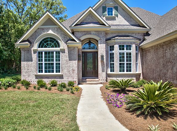 2nd image of 1555 Escadrille Dr