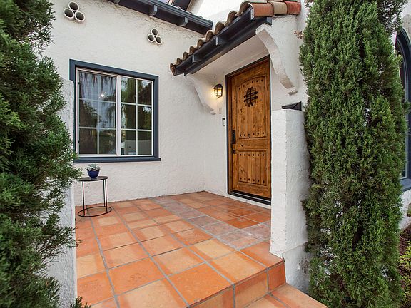 4th image of 525 N Sierra Bonita Ave