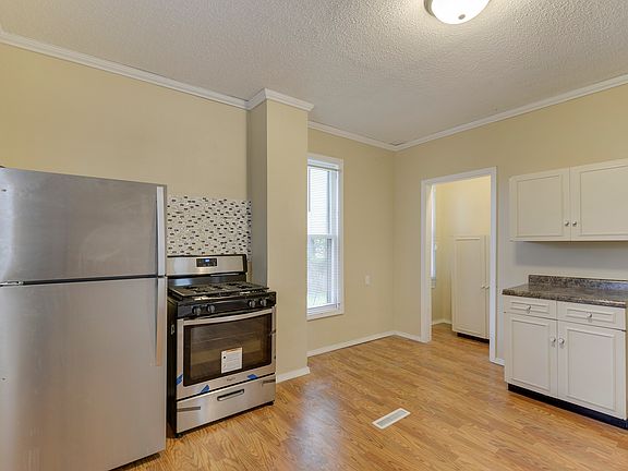 4th image of 1046 Wakefield Ave
