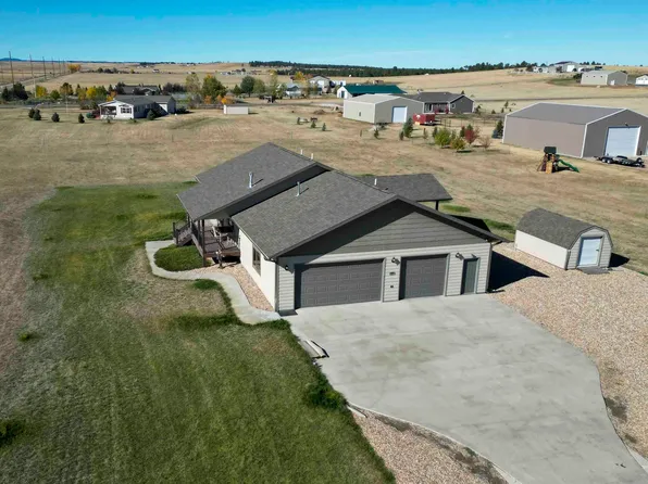 18891 Prairie Pines Ln, Belle Fourche, SD 57717