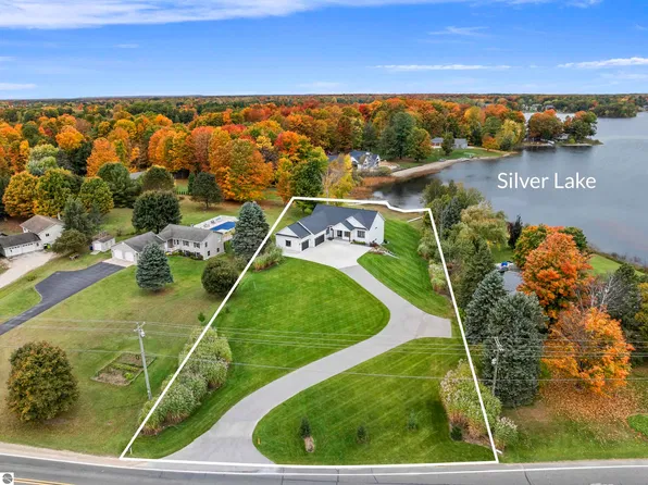504 S East Silver Lake Rd, Traverse City, MI 49685