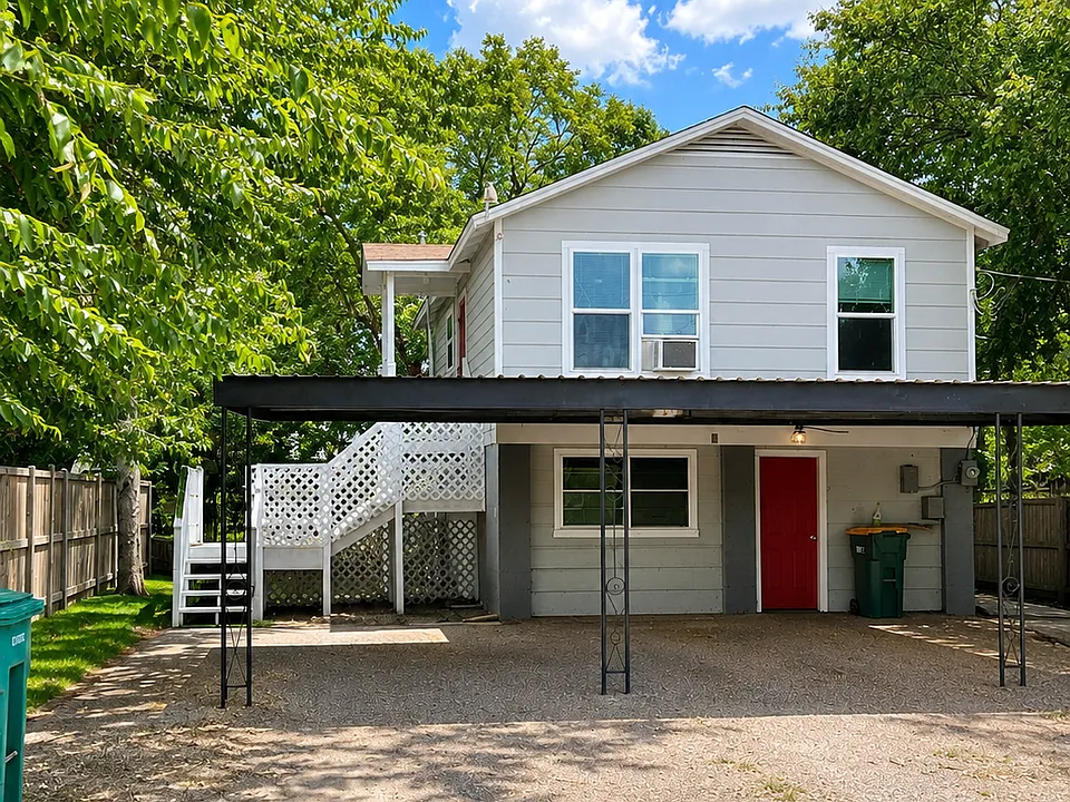1108 Waco St #1