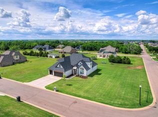 10020 Red Fox Dr, Edmond, OK 73025