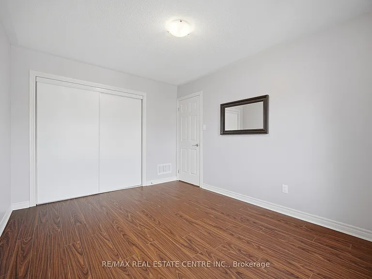366 Hobbs Cres — Photo 36