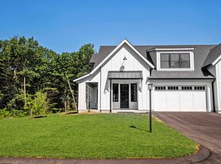 17 Trails Edge Rd, Windham, NH 03087