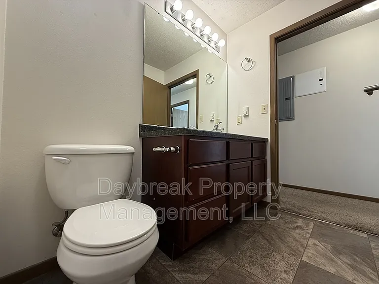 317 16th St S #5 — Photo 19