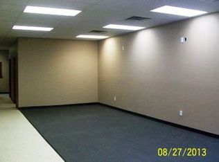 10 S Main St, Jeffersonville, OH 43128