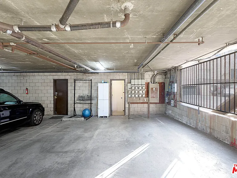 12601 Matteson Ave #7 — Photo 37