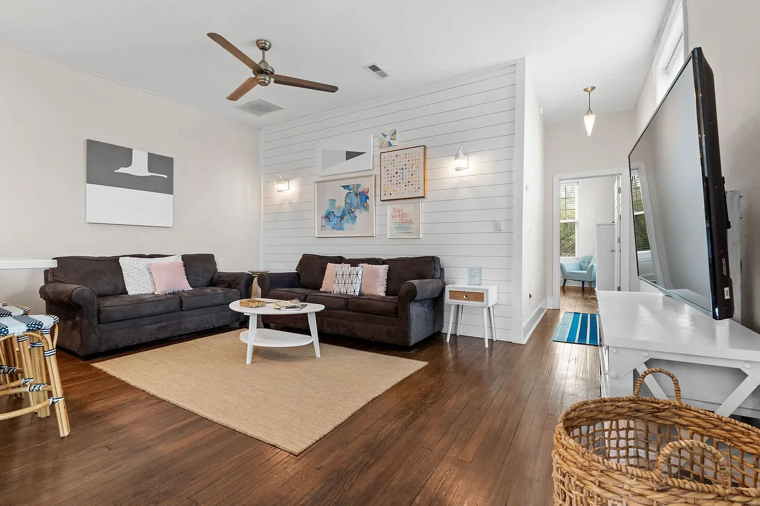 2 bed, 2.0 bath, 1194 sqft, $3,591 — Photo 2