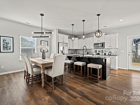3rd image of 119 Fern Ln
