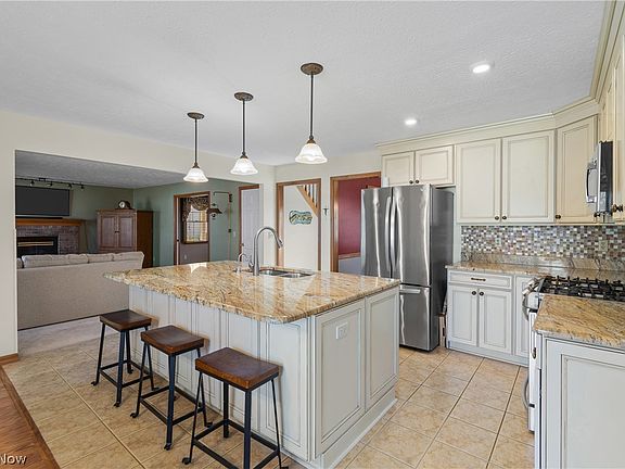 2nd image of 177 Potomac Ct