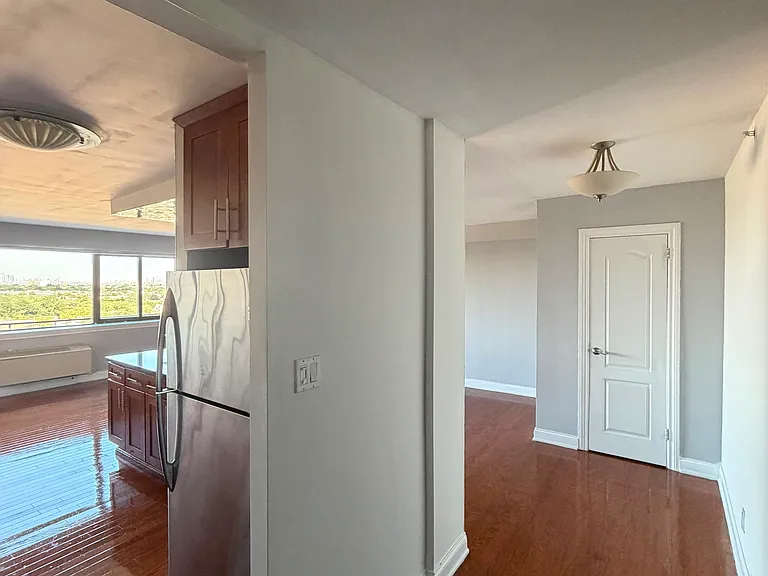 60 Parkway Dr E #15A — Photo 12