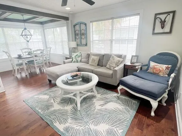 408 W Island Square Dr, Saint Simons Island, GA 31522