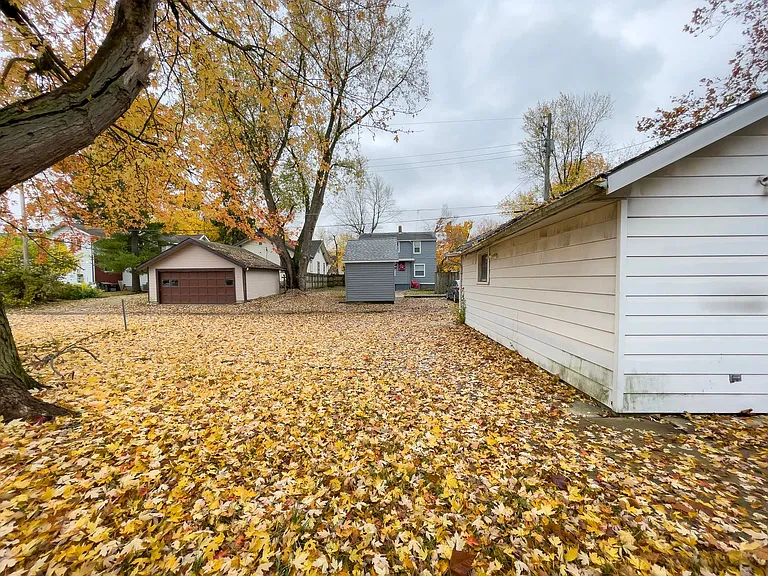 1425 W Gilbert St — Photo 19