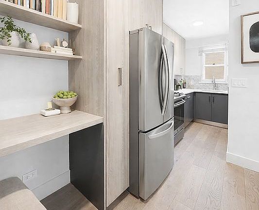 3rd image of 166 E 35th St APT 12E