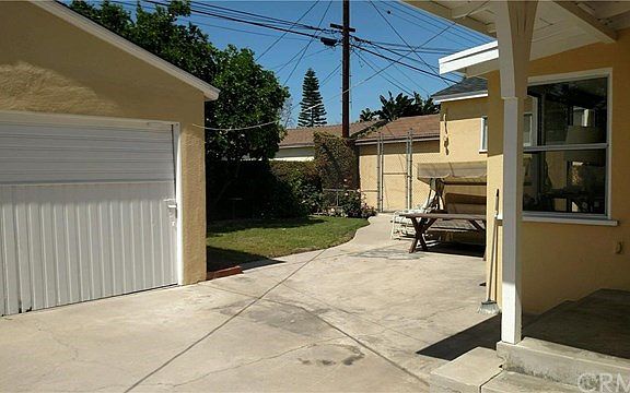 3rd image of 10413 Harvest Ave