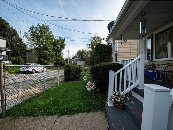 3rd image of 313 Spaulding St