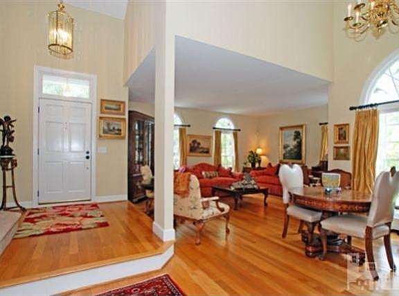3rd image of 2812 Shandy Ave