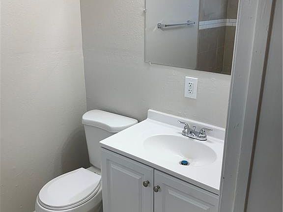 5th image of 612 Kasper Ave
