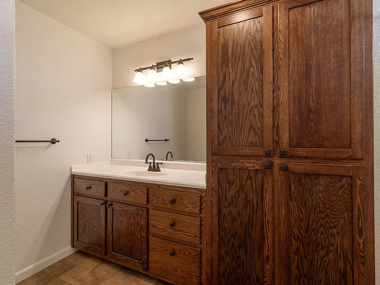 21148 Rosewood St — Photo 11