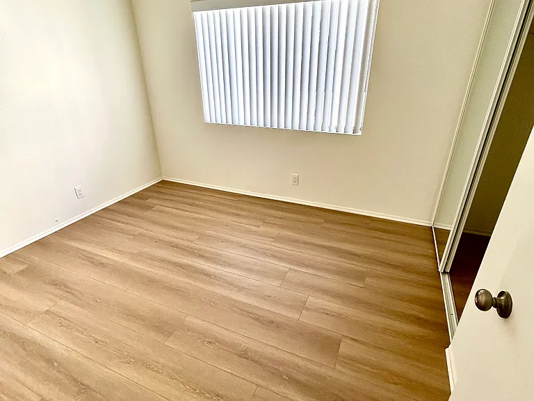 4319 Whitsett Ave #8 — Photo 8