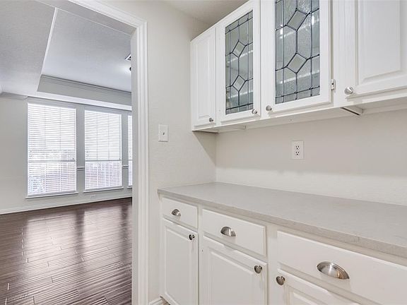 3rd image of 6800 Pentridge Dr