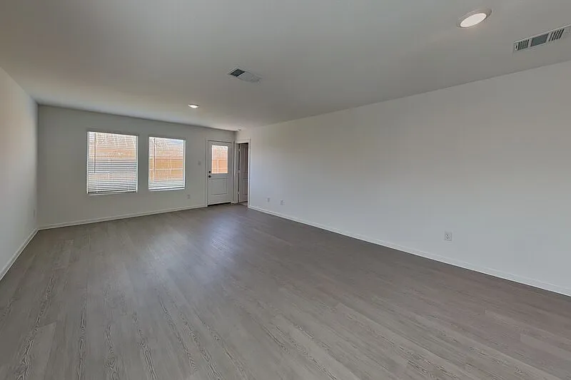 3 bed, 2.0 bath, 1402 sqft, $1,949 — Photo 2