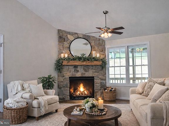 4th image of 120 Ridge Top Ln