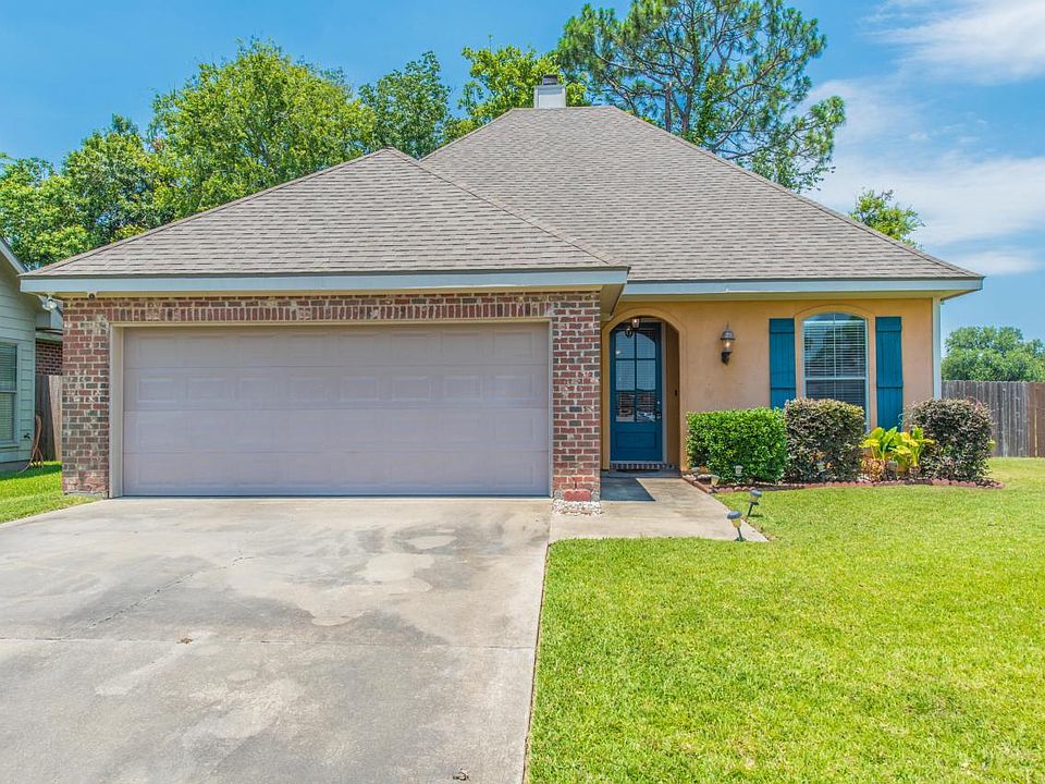 1st image of 140 Country Village Dr