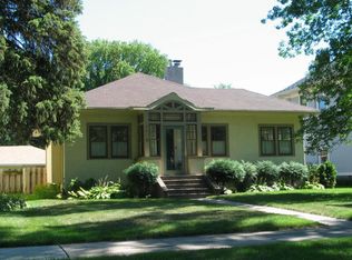 1019 Reeves Dr, Grand Forks, ND 58201